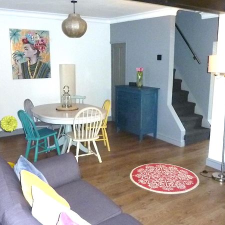 A Wonderful Place In The Hub Of The City, Yet On The Edge Of The Countryside Salisbury Extérieur photo